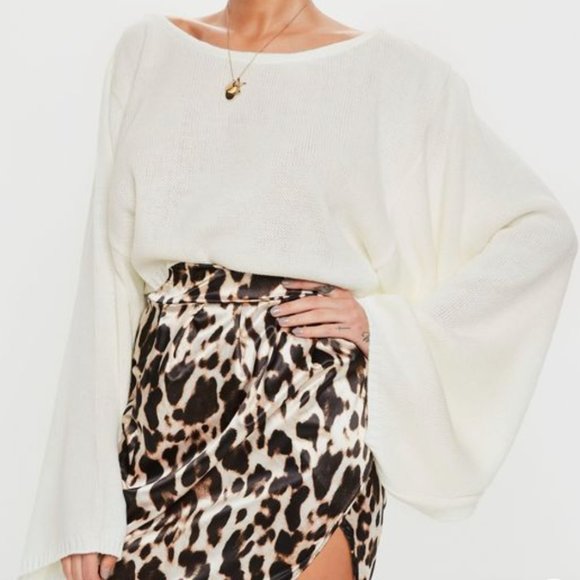 Missguided Sweaters - 2/$14 NWT Missguided Cropped Bell Sleeved Sweater
